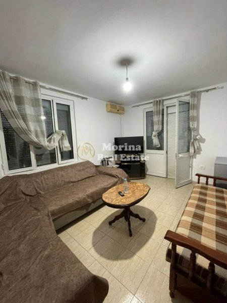 Tirane, jepet me qera apartament 2+1 Kati 4, 90 m² 550 € (Libri Universitar)