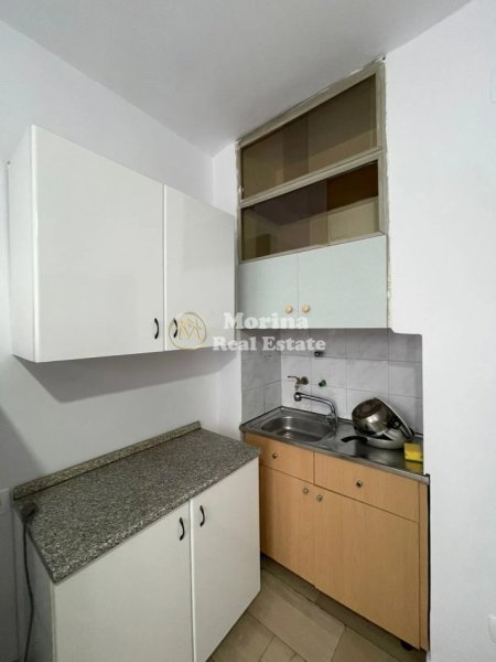 Tirane, jepet me qera apartament 2+1 Kati 4, 90 m² 550 € (Libri Universitar)