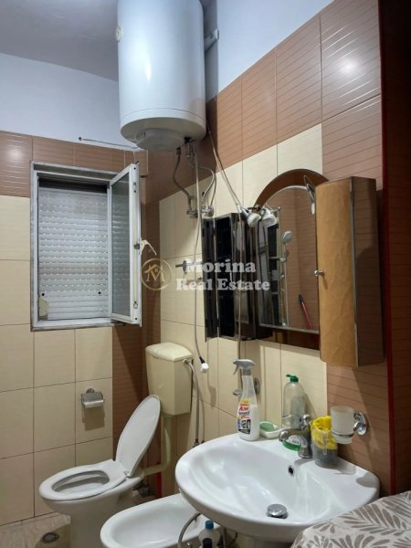 Tirane, jepet me qera apartament 2+1 Kati 4, 90 m² 550 € (Libri Universitar)