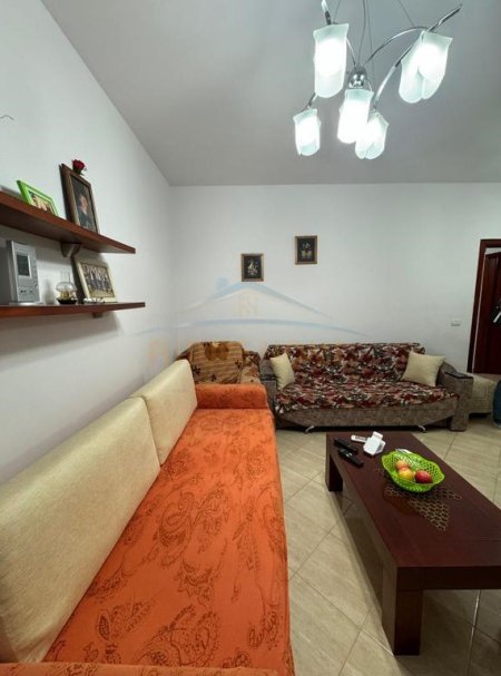 Tirane, jepet me qera apartament 2+1 Kati 1, 90 m² 500 € (Fresk)