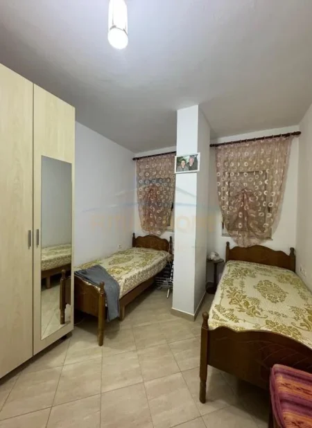 Tirane, jepet me qera apartament 2+1 Kati 1, 90 m² 500 € (Fresk)