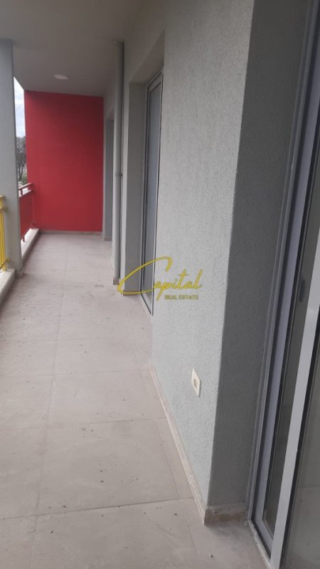 Tirane, jepet me qera zyre Kati 1, 119 m² 400 € (KOMBINAT)