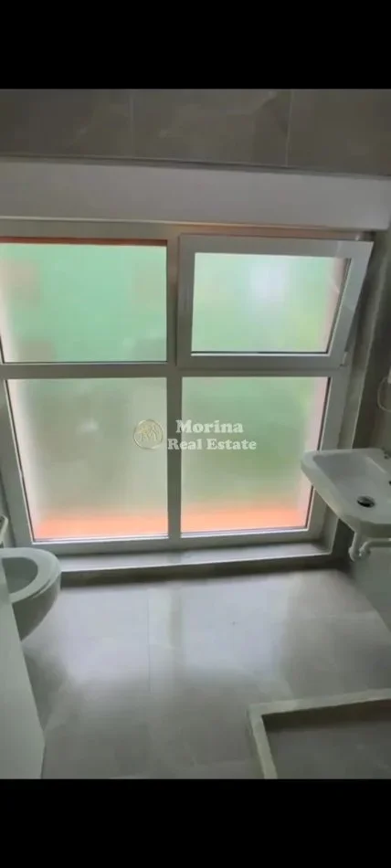 Tirane, jepet me qera apartament 2+1+Ballkon Kati 2, 90 m² 600 € (Ali Demi)