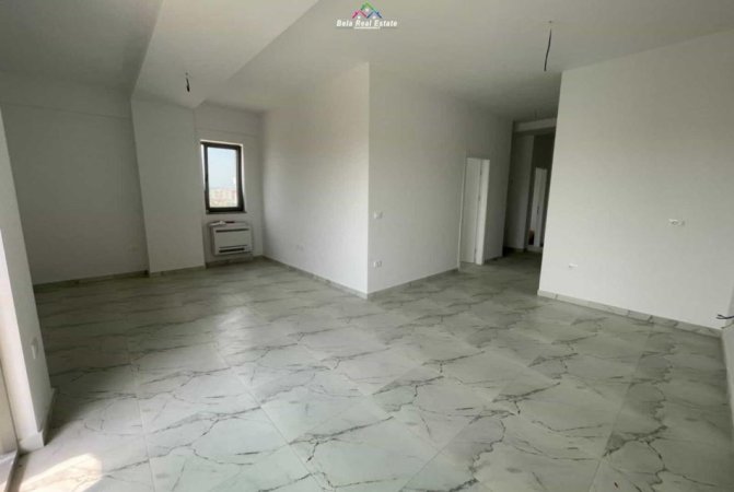 Tirane, shes apartament 2+1+Ballkon Kati 8, 102 m² 225.000 € (Rruga e Dafinave)