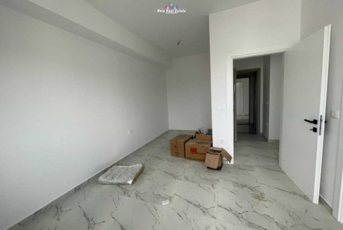 Tirane, shes apartament 2+1+Ballkon Kati 8, 102 m² 225.000 € (Rruga e Dafinave)