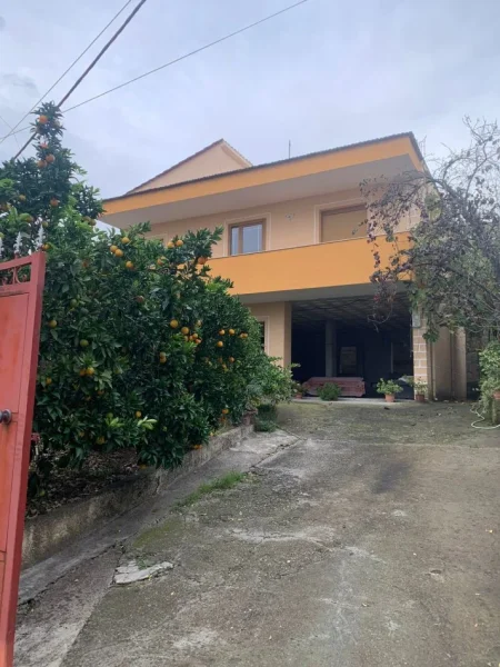 Tirane, shitet shtepi 3+1 Kati 0, 96 m² 230.000 € (Rruga Kombinat)