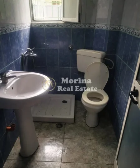 Tirane, jepet me qera shtepi 1+1 Kati 1, 55 m² 350 € (Stacioni i Trenit)