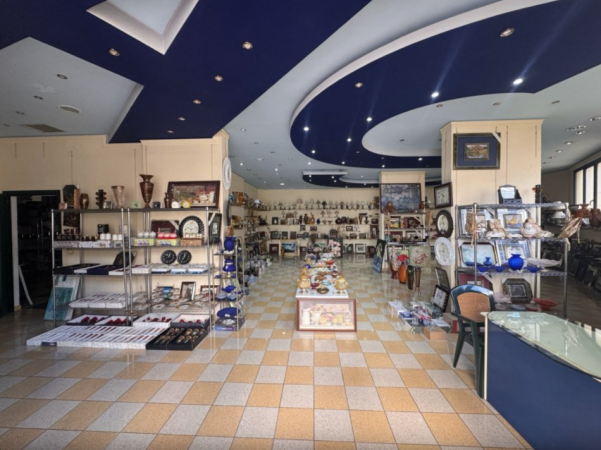 Vlore, jepet me qera ambjent biznesi Kati 0, 250 m² 1.100 € (Mbas Poliklinikes)