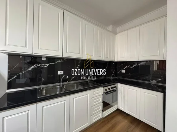 Tirane, jepet me qera apartament 1+1+Ballkon Kati 5, 56 m² 450 € (Green City Residence, Astir!)