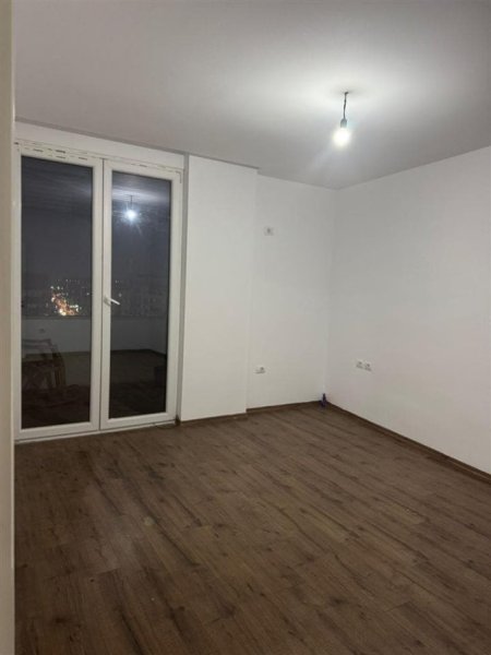 Tirane, jepet me qera apartament 2+1 Kati 8, 118 m² 550 € (Rruga Foto Xhavella)