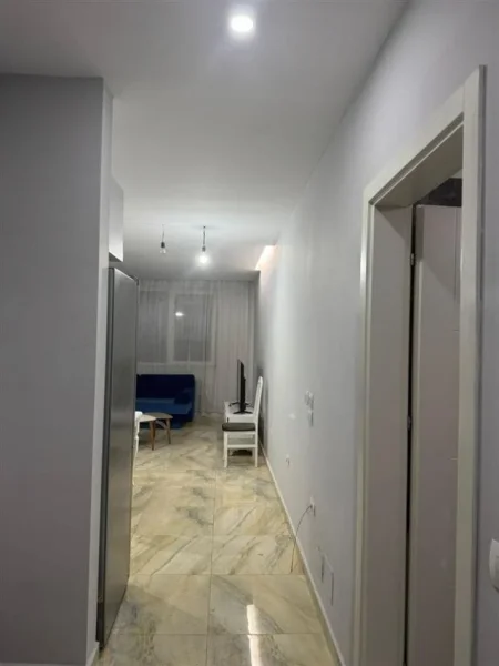 Tirane, jepet me qera apartament 2+1 Kati 8, 118 m² 571 € (Rruga Foto Xhavella)