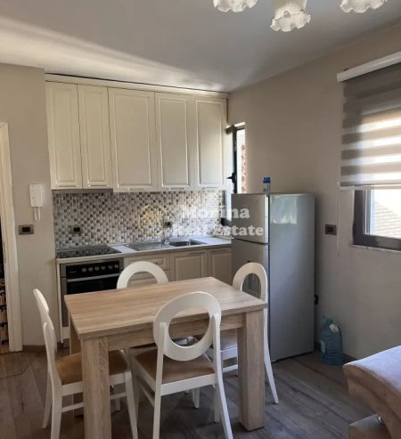 Tirane, jepet me qera apartament 1+1 Kati 5, 65 m² 600 € (21 Dhjetori)