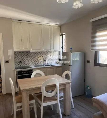 Tirane, jepet me qera apartament 1+1 Kati 5, 65 m² 600 € (21 Dhjetori)