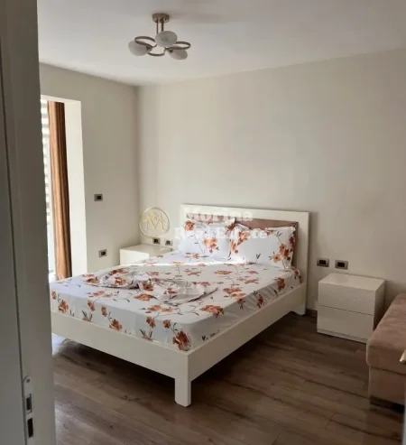 Tirane, jepet me qera apartament 1+1 Kati 5, 65 m² 600 € (21 Dhjetori)