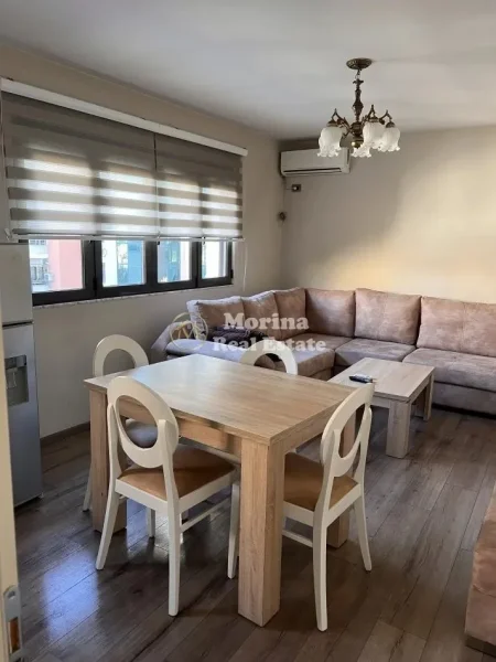 Tirane, jepet me qera apartament 1+1 Kati 5, 65 m² 600 € (21 Dhjetori)