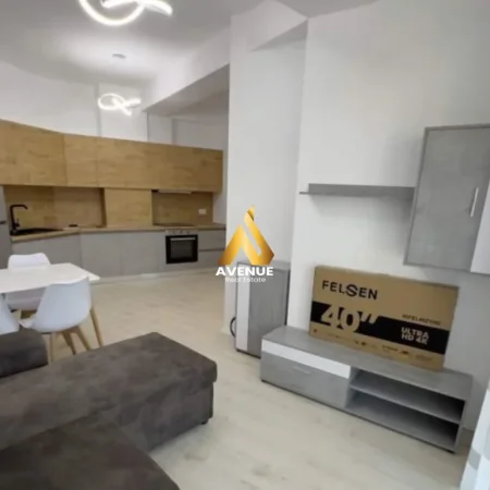 Tirane, jepet me qera apartament 2+1+Ballkon Kati 8, 85 m² 570 € (KRISTO PANO)