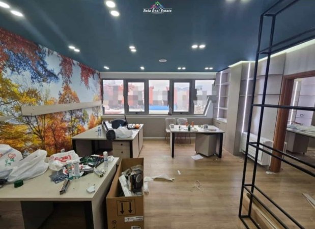 Tirane, jepet me qera zyre Kati 4, 75 m² 1.300 € (prane Condor Center)