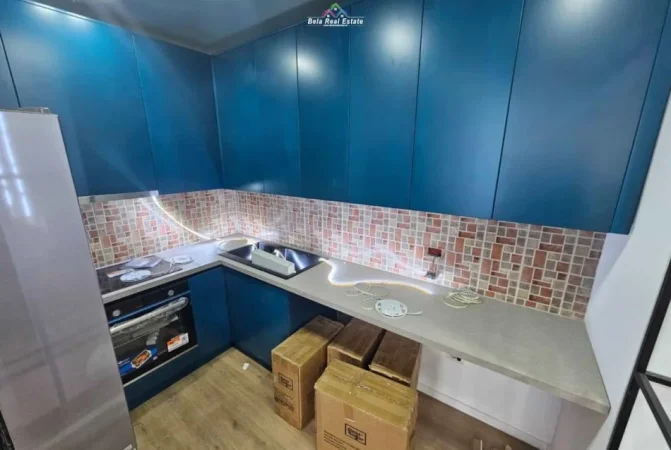 Tirane, jepet me qera zyre Kati 4, 75 m² 1.300 € (prane Condor Center)