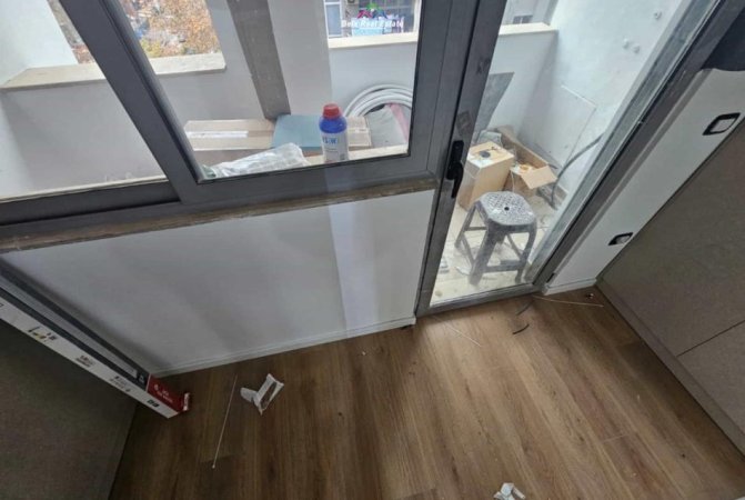 Tirane, jepet me qera zyre Kati 4, 75 m² 1.300 € (prane Condor Center)