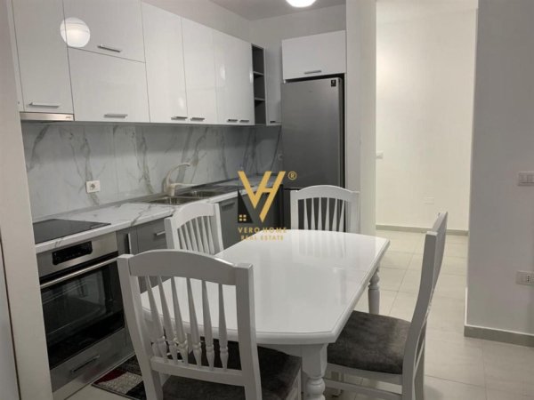 Tirane, jepet me qera apartament 2+1+Ballkon Kati 7, 100 m² 700 € (DON BOSKO)