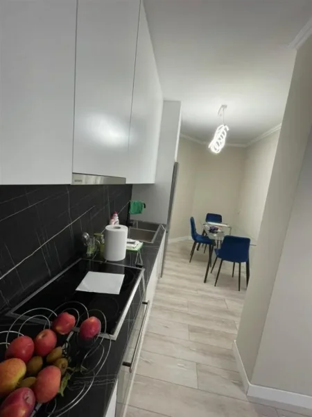 Tirane, jepet me qera apartament 1+1 Kati 4, 75 m² 899 € (HOTEL DINASTIA)