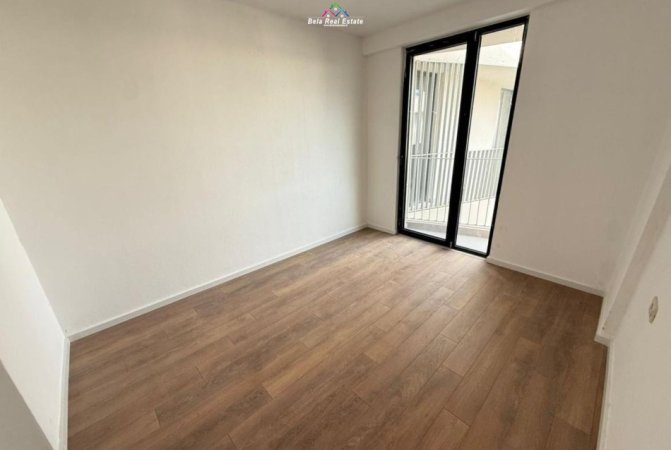 Tirane, jepet me qera zyre Kati 13, 152 m² 1.200 € (Rruga Mine Peza)