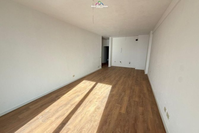 Tirane, jepet me qera zyre Kati 13, 152 m² 1.200 € (Rruga Mine Peza)