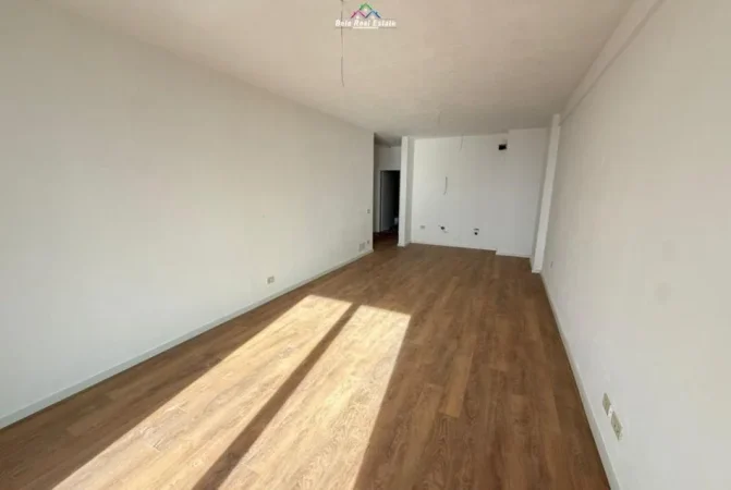 Tirane, jepet me qera zyre Kati 13, 152 m² 1.200 € (Rruga Mine Peza)