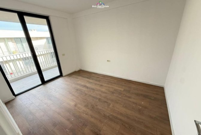 Tirane, jepet me qera zyre Kati 13, 152 m² 1.200 € (Rruga Mine Peza)