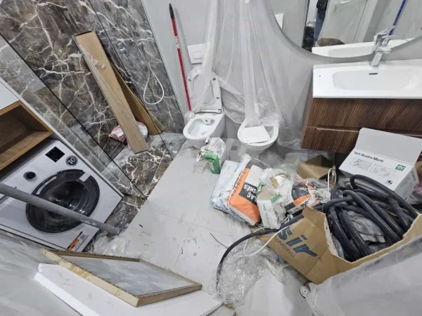 Tirane, jepet me qera zyre Kati 4, 75 m² 1.300 € (Rruga e Kavajes)