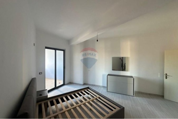 Tirane, jepet me qera apartament duplex 2+1+Ballkon Kati 5, 100 m² 600 € (Astir)