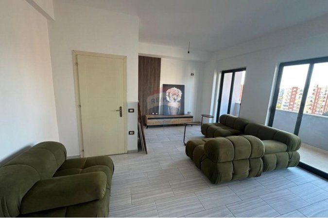 Tirane, jepet me qera apartament duplex 2+1+Ballkon Kati 5, 100 m² 600 € (Astir)