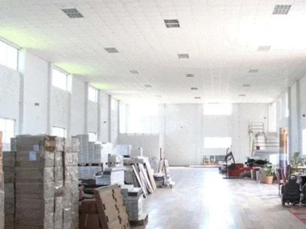 Tirane, shitet magazine , 2.350 m² 2.000.000 € (BUZE RRUGES DYTESORE VORE – MARIKAJ)