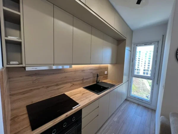 Tirane, jepet me qera apartament 1+1 Kati 5, 600 € 