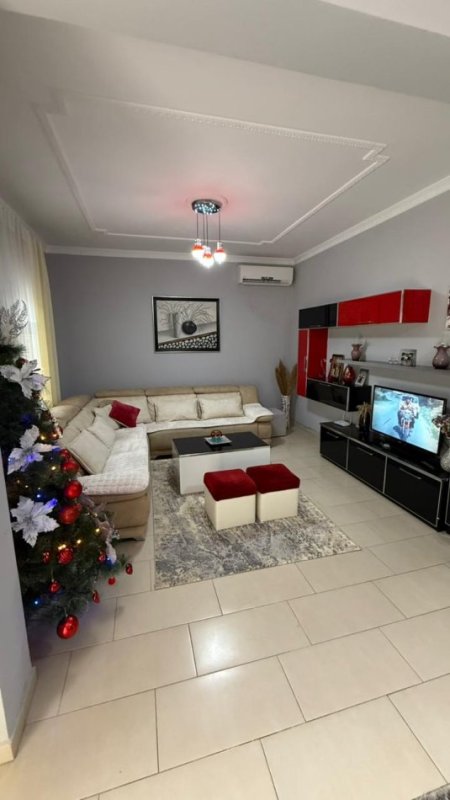 Tirane, shitet shtepi 1 Katshe Kati 1, 121 m² + 400 M2 toke, 150.000 € (PEZE)