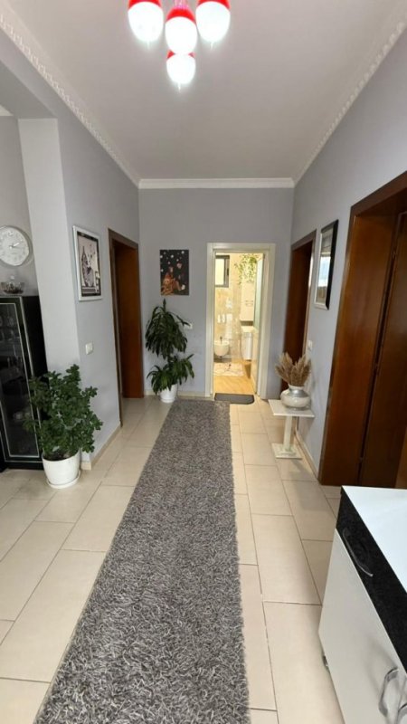 Tirane, shitet shtepi 1 Katshe Kati 1, 121 m² + 400 M2 toke, 150.000 € (PEZE)