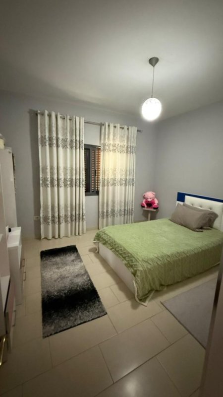 Tirane, shitet shtepi 1 Katshe Kati 1, 121 m² + 400 M2 toke, 150.000 € (PEZE)