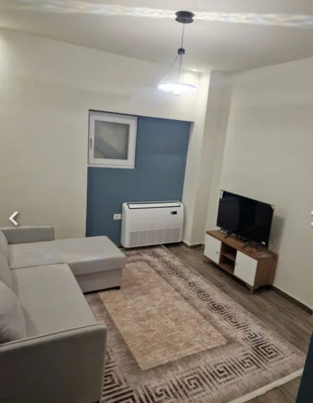 Tirane, jepet me qera apartament 2+1 Kati 0, 84 m² 700 € (bulevardi i ri)