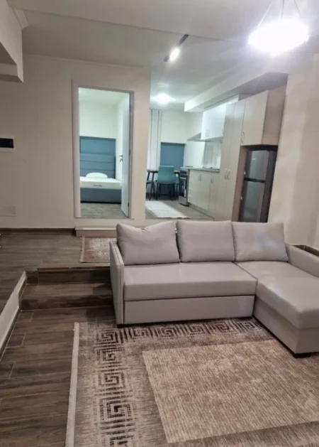 Tirane, jepet me qera apartament 2+1 Kati 0, 84 m² 700 € (bulevardi i ri)