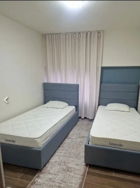 Tirane, jepet me qera apartament 2+1 Kati 0, 84 m² 700 € (bulevardi i ri)