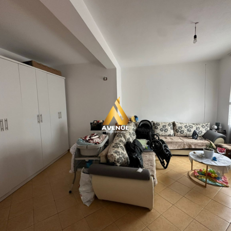 Green and White Minimalist House for Sale Facebook Post - 2025-12-16T163717.150.png