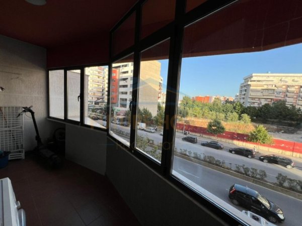 Tirane, jepet me qera apartament 1+1+Ballkon Kati 2, 73 m² 420 € (unaza e re)