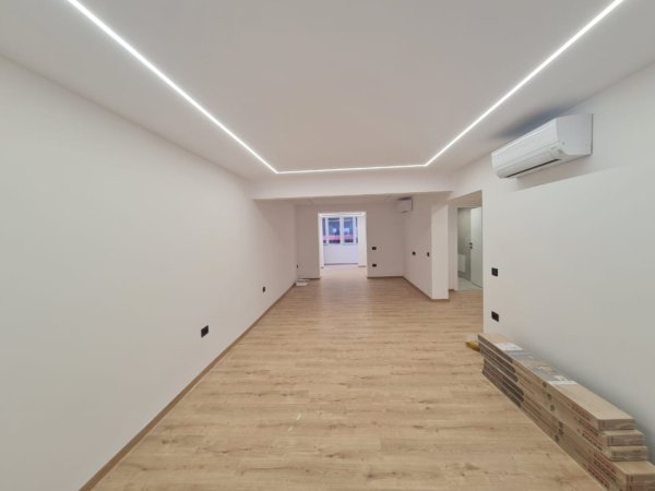 Tirane, jepet me qera zyre Kati 2, 107 m² 2.000 € (Blloku)