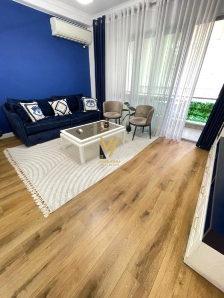 Tirane, jepet me qera apartament 2+1+Ballkon Kati 3, 65 m² 500 € (SELVIA)