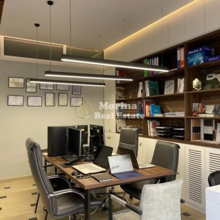 Tirane, shitet ambjent biznesi Kati 0, 43 m² 82.000 € (Komuna e Parisit)