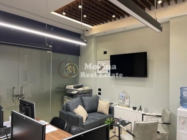 Tirane, shitet ambjent biznesi Kati 0, 43 m² 82.000 € (Komuna e Parisit)