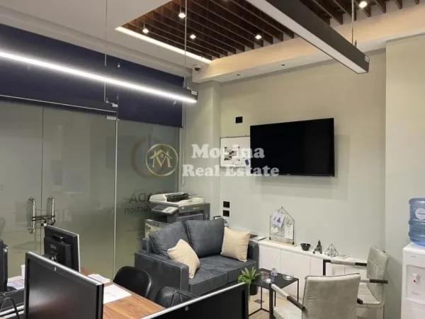 Tirane, shitet ambjent biznesi Kati 0, 43 m² 82.000 € (Komuna e Parisit)