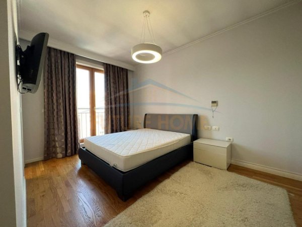 Tirane, jepet me qera apartament 2+1 Kati 7, 123 m² 1.600 € (Rruga Pjetër Bogdani.)