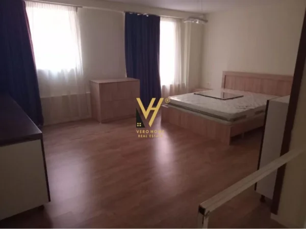 Tirane, jepet me qera apartament Dublex Kati 1, 70 m² 400 € (SELITE)