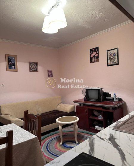 Tirane, jepet me qera Vile 1+1 Kati 2, 55 m² 400 € (Rruga Myslym Shyri)